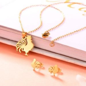 Conjunto cadena, dije y aretes dorado mod gallitos