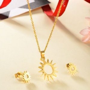 Conjunto cadena, dije y aretes dorado mod sol