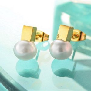 Aretes dorado modelo amor y paz