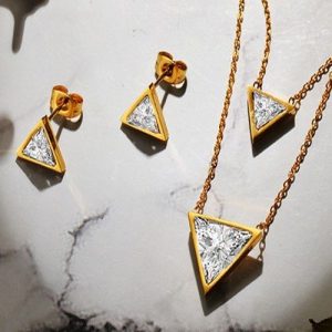 Conjunto collar doble dorado y aretes mod triangulo