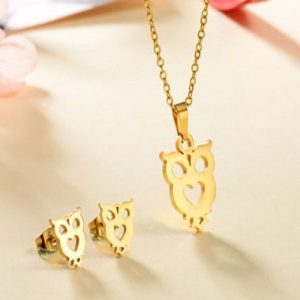 Conjunto cadena, dije y aretes dorado mod buho