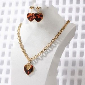 Conjunto dorado collar y aretes corazón carey love