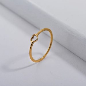 Anillo dorado moda corazón T8
