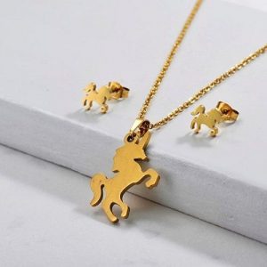 Conjunto economico moda unicornio