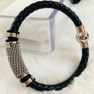 Pulsera caballero de cuero negro con plata casual