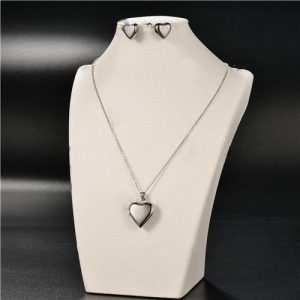 Conjunto collar y aretes modelo kb321