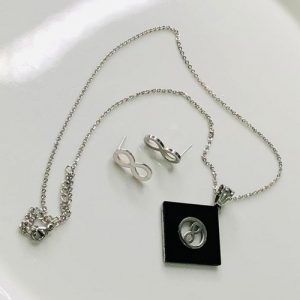Conjunto collar y aretes modelo kb319