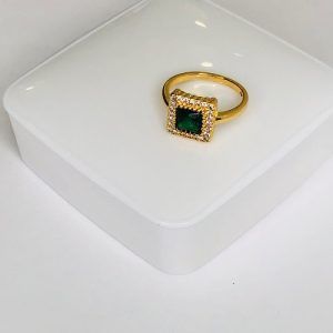 Anillo piedra verde n10 chapa oro 18k