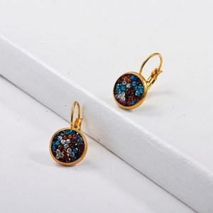 Aretes dorados escarchados