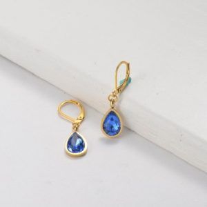 Aretes colgantes de cristal azul