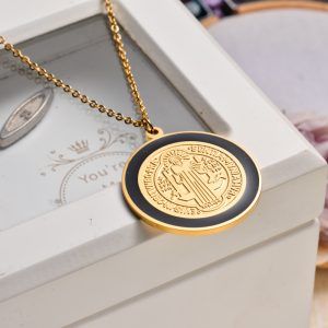 Collar medalla San Benito