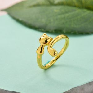 Anillo D gato dorado