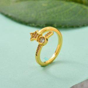 Anillo de estrella dorado