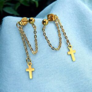 Aretes de cruz con eslabones de cadena elegante